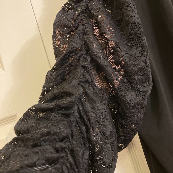 Torrid Blouse Shirt Lace Sleeves Plus Size Size 3 Ruched Black Comfy - Picture 5 of 5